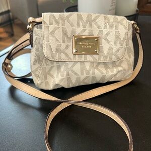 Michael Kors Beige Crossbody with Gold Plaque